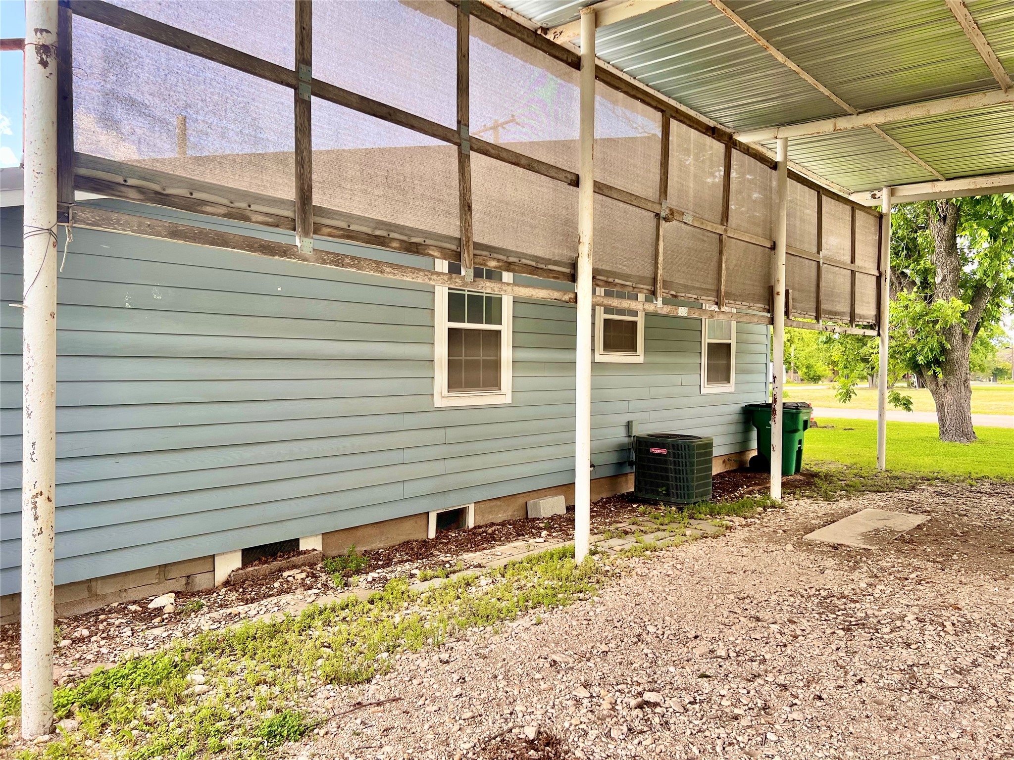 802 E White Street Hamilton TX 76531