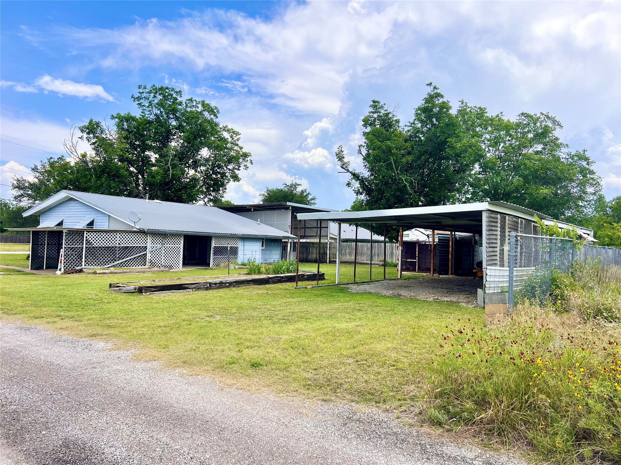 802 E White Street Hamilton TX 76531