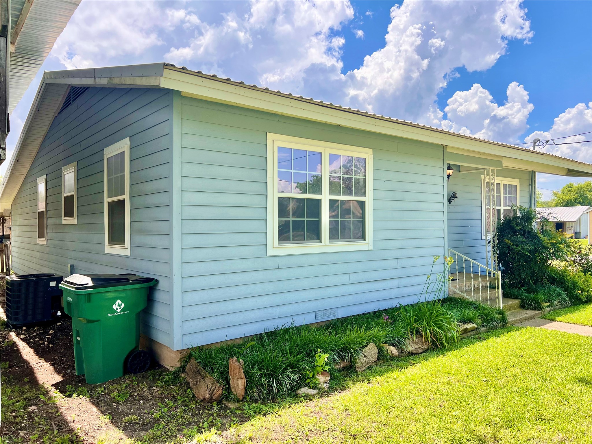 802 E White Street Hamilton TX 76531
