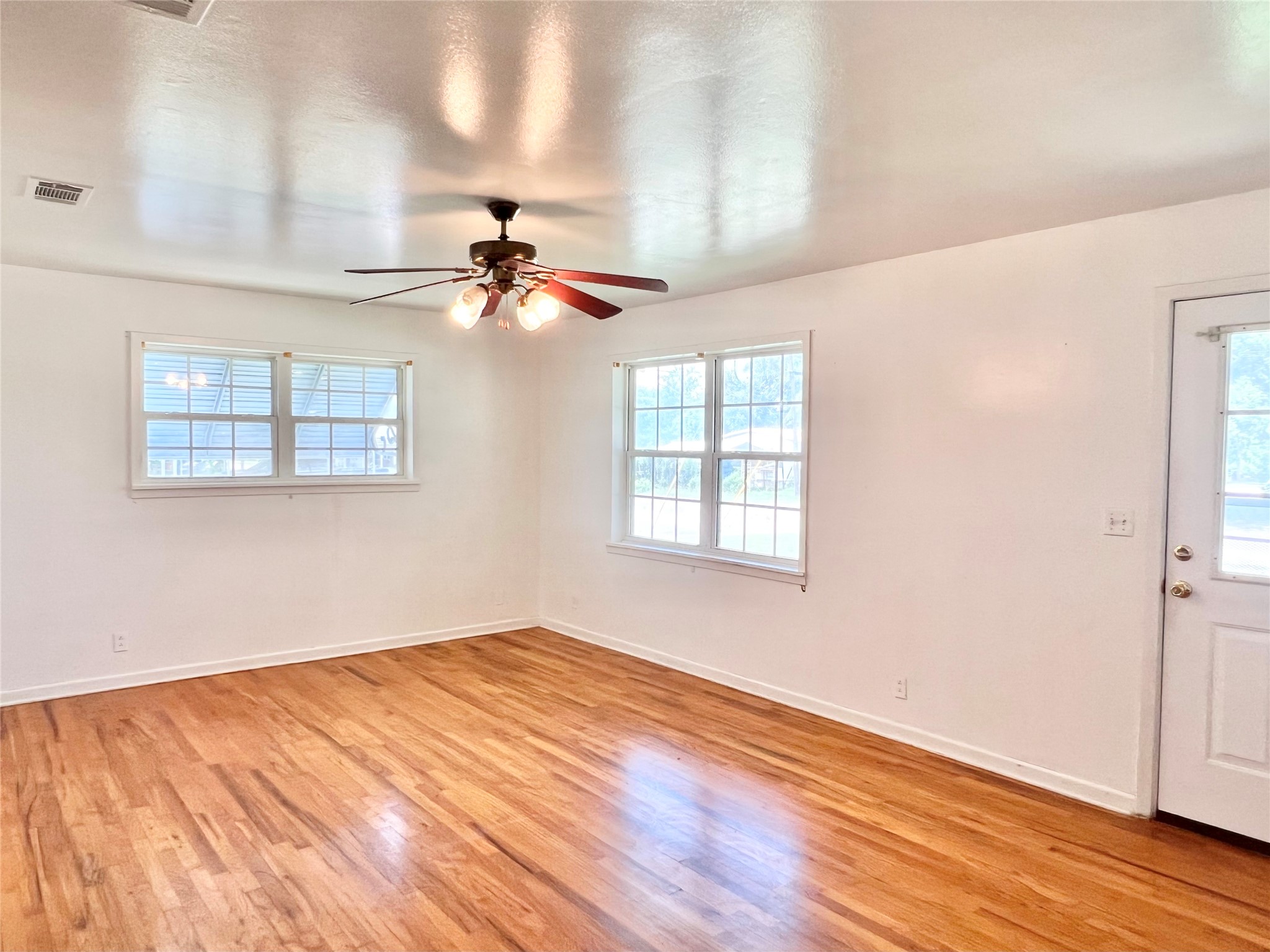 802 E White Street Hamilton TX 76531