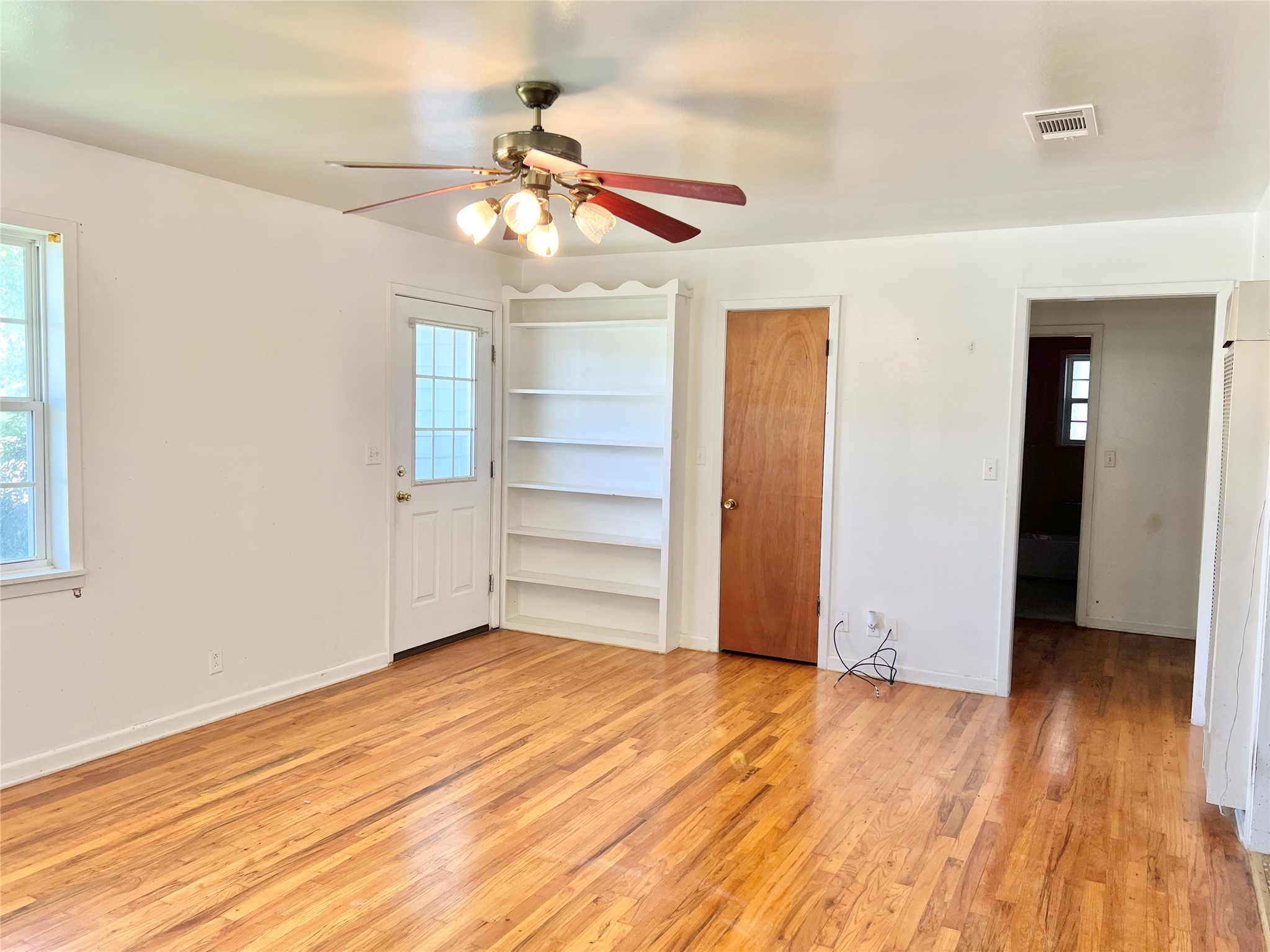 802 E White Street Hamilton TX 76531