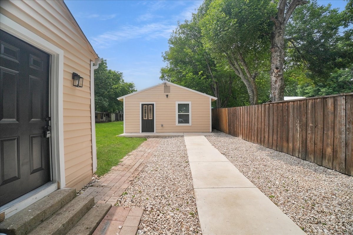 1455 Honor Drive Desoto TX 75115