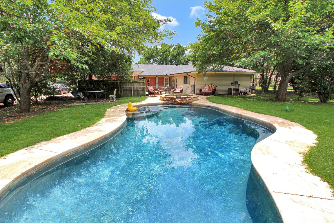 224 E Holiday Street Pilot Point TX 76258