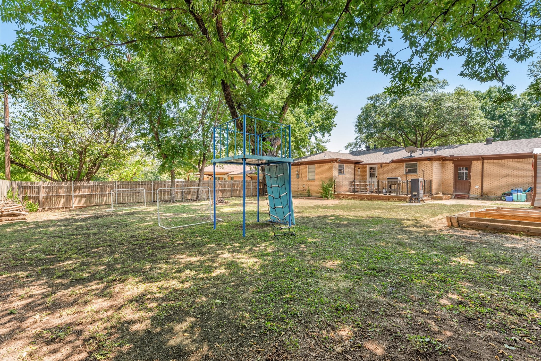 4709 Nadine Drive Haltom City TX 76117