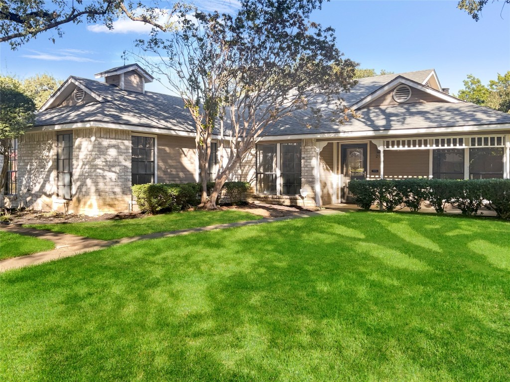 202 Post Oak Drive Grand Prairie TX 75050