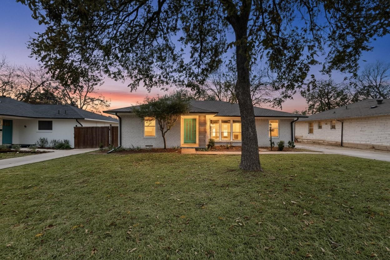 Dallas TX, 2812 San Medina Avenue