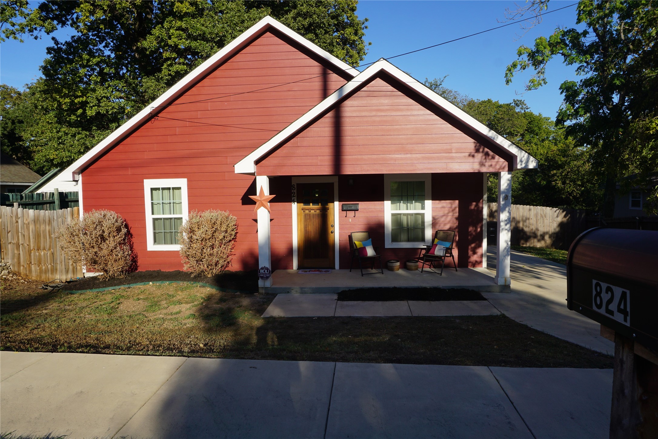 824 Springer Avenue Fort Worth TX 76114