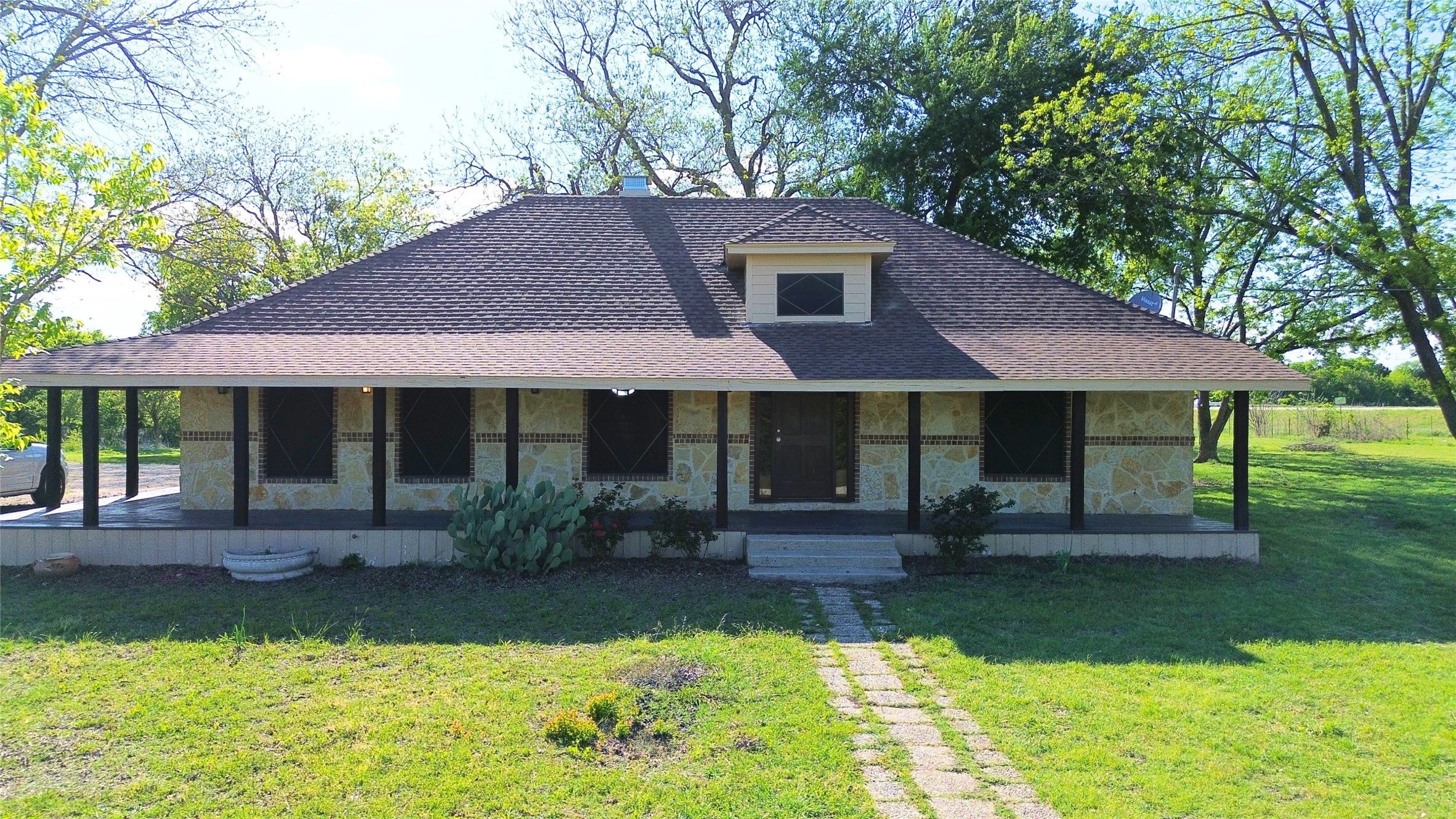1542 W Reindeer Road Lancaster TX 75146