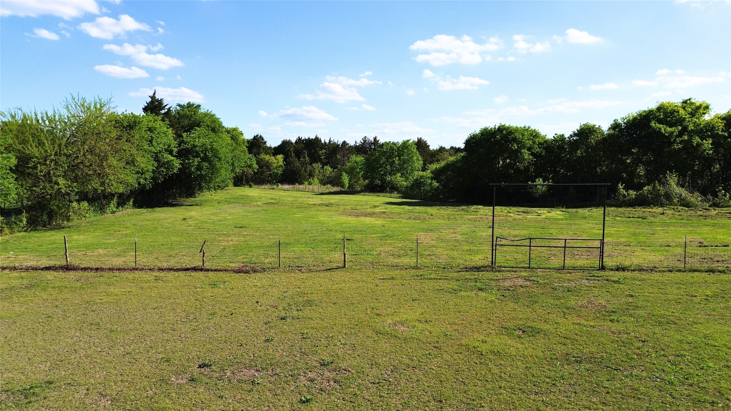 1542 W Reindeer Road Lancaster TX 75146