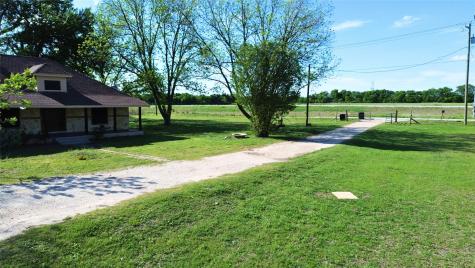 1542 W Reindeer Road Lancaster TX 75146