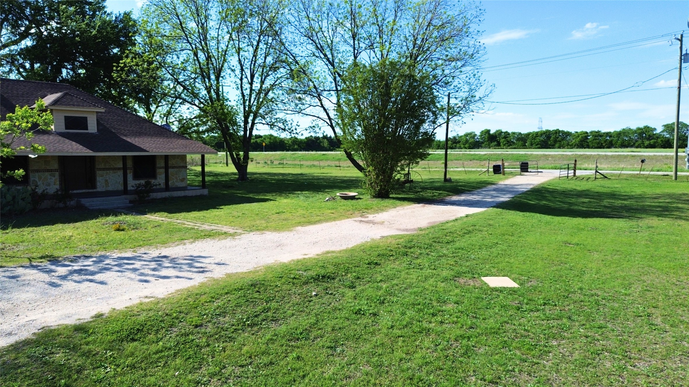 1542 W Reindeer Road Lancaster TX 75146