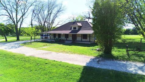 1542 W Reindeer Road Lancaster TX 75146