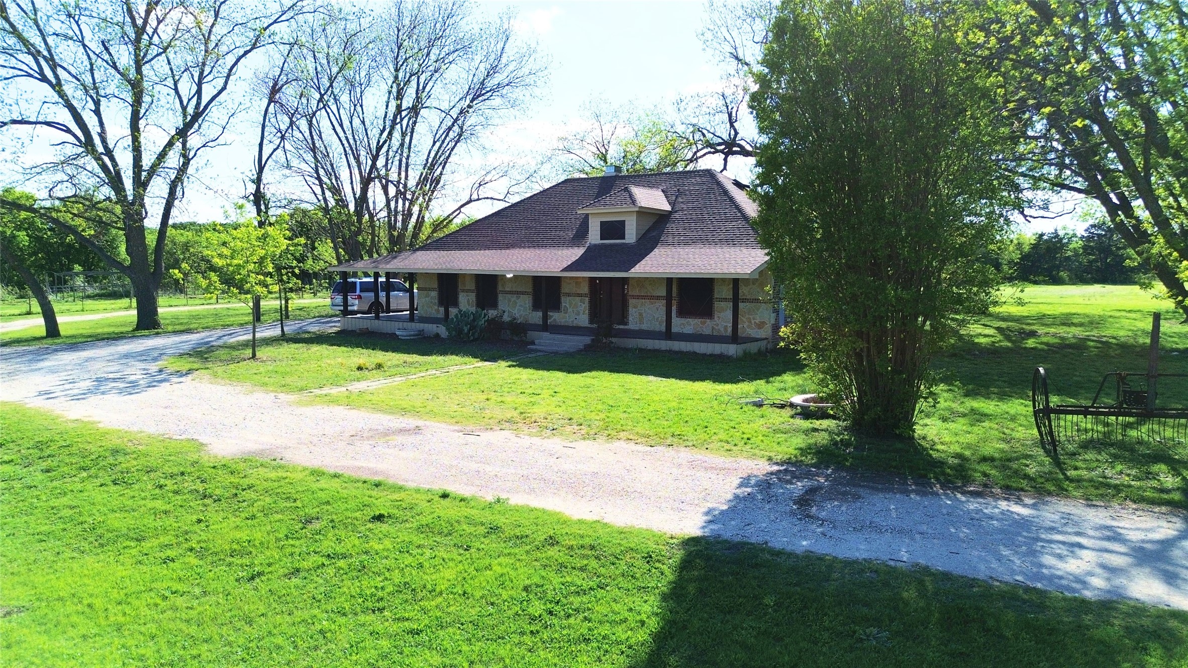 1542 W Reindeer Road Lancaster TX 75146
