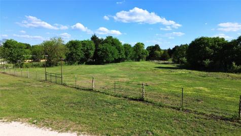 1542 W Reindeer Road Lancaster TX 75146