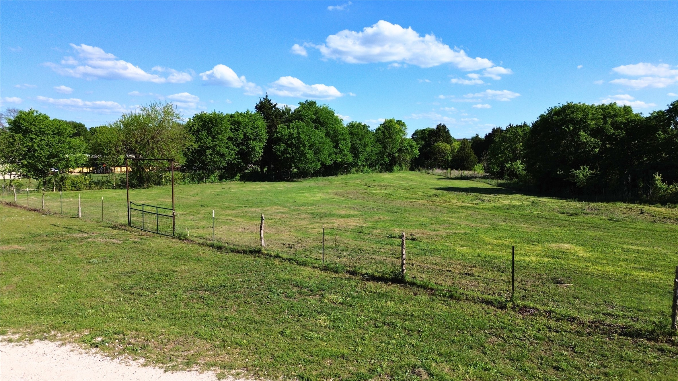 1542 W Reindeer Road Lancaster TX 75146