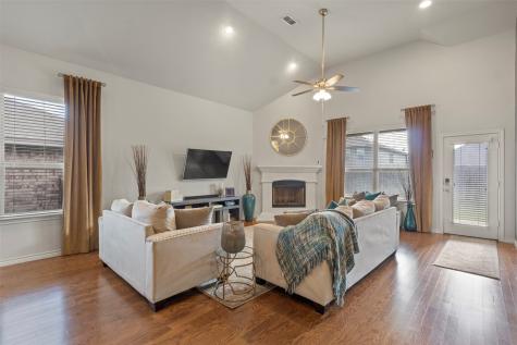 3712 Harbour Mist Trail Denton TX 76208