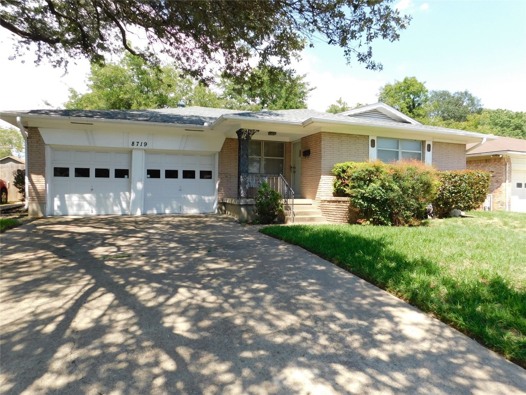 8719 Barclay Street Dallas TX 75227