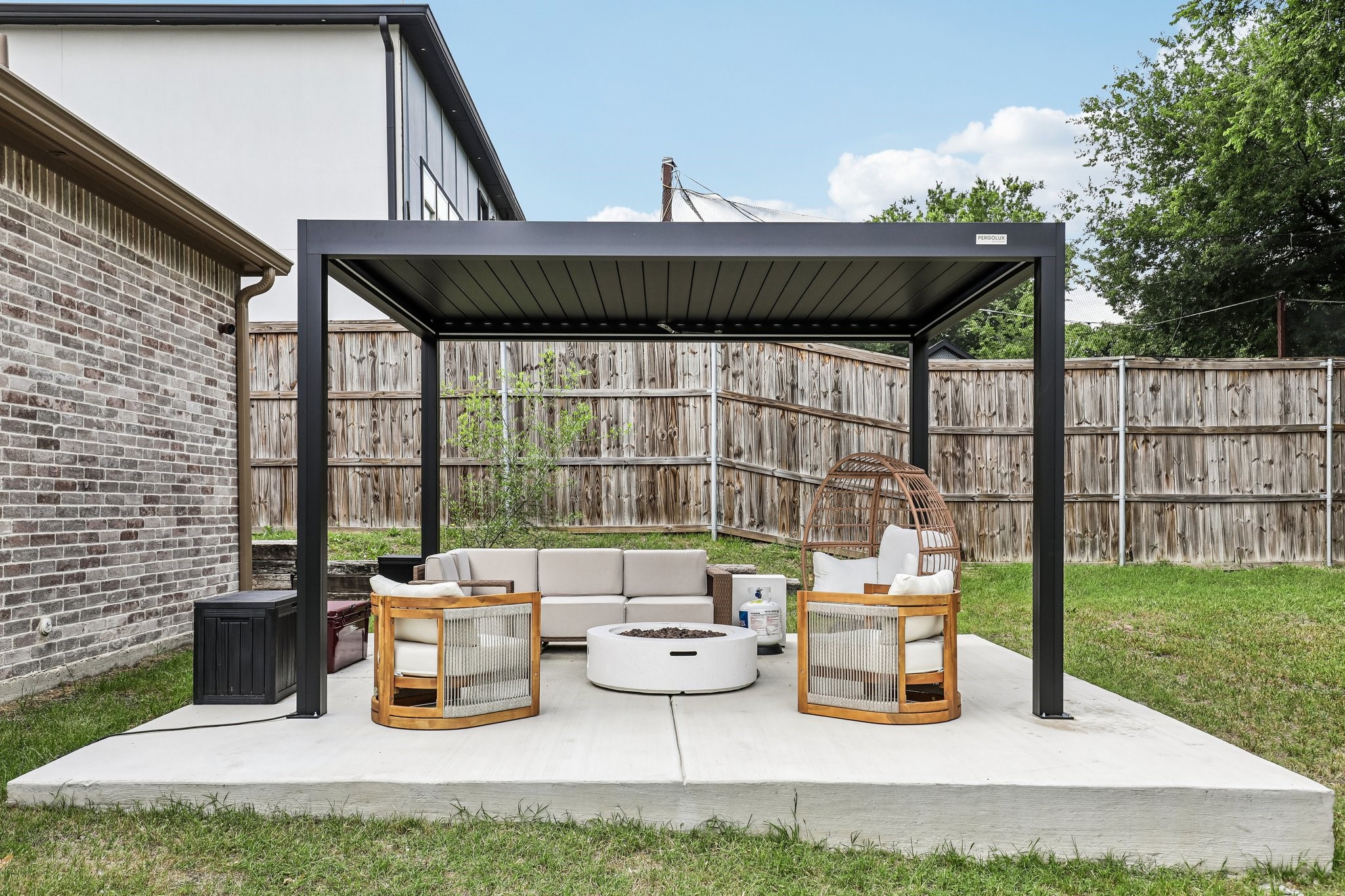 515 W Laureland Road Dallas TX 75232