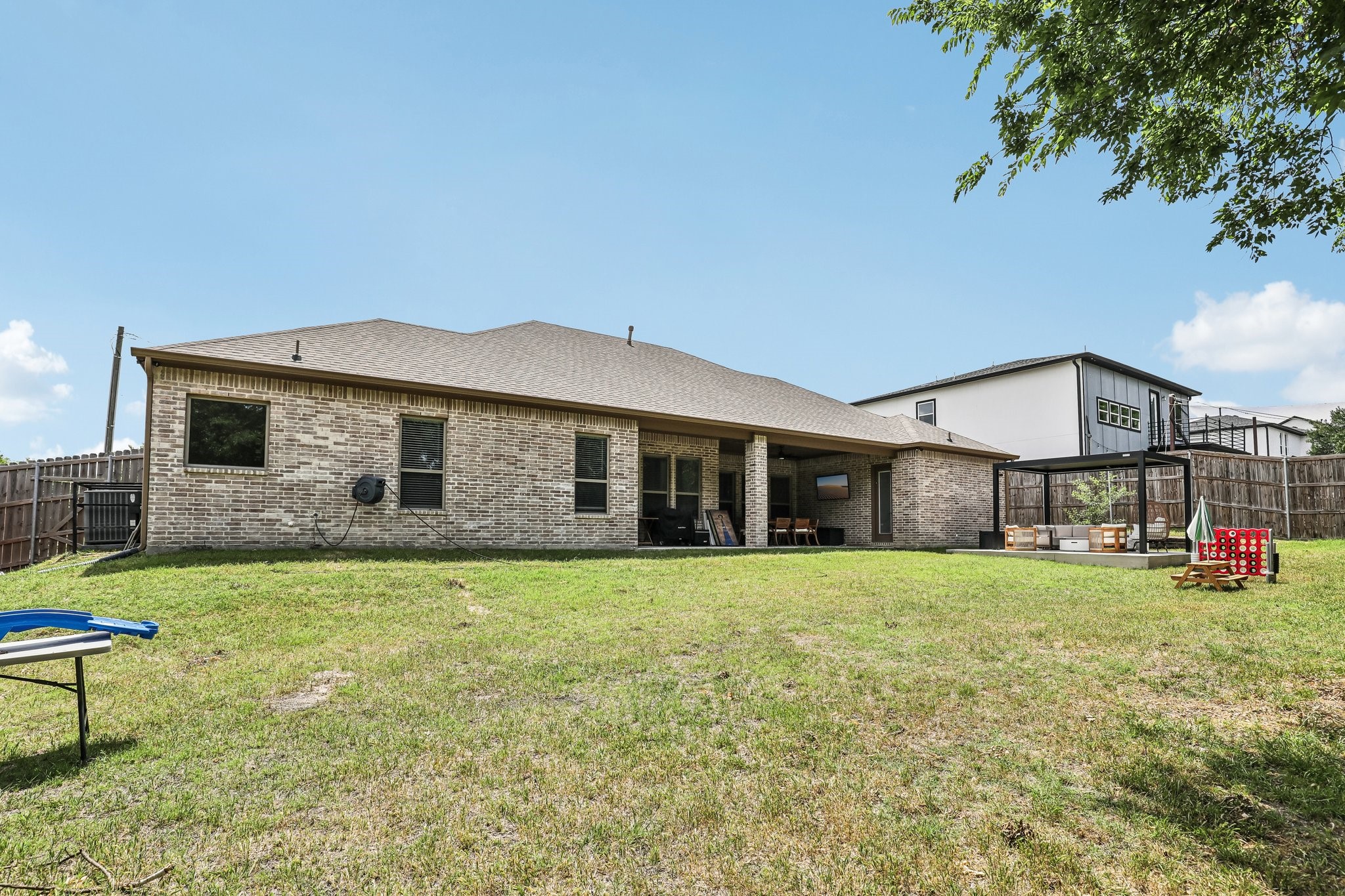515 W Laureland Road Dallas TX 75232