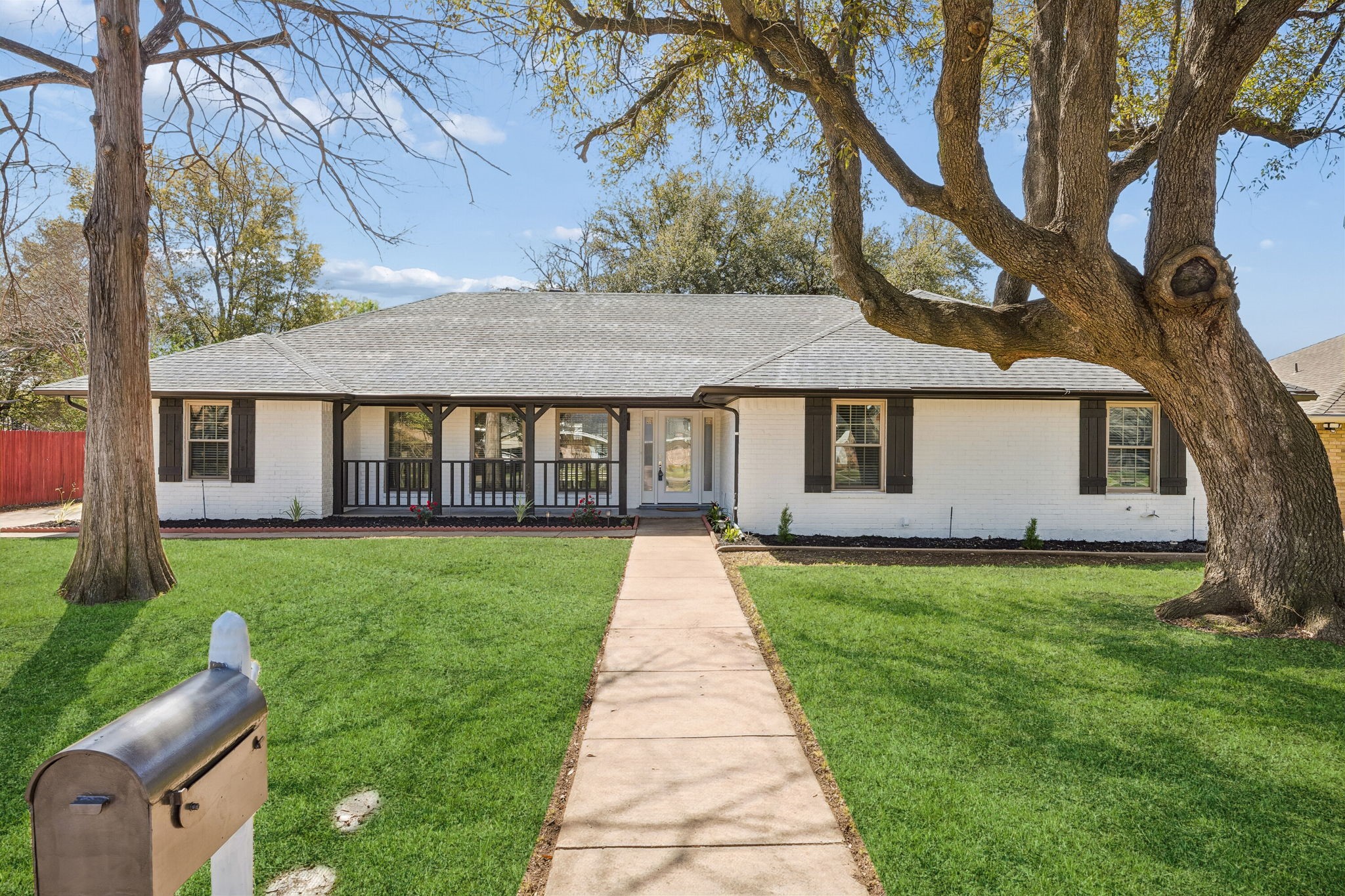 904 Bert Drive Arlington TX 76012