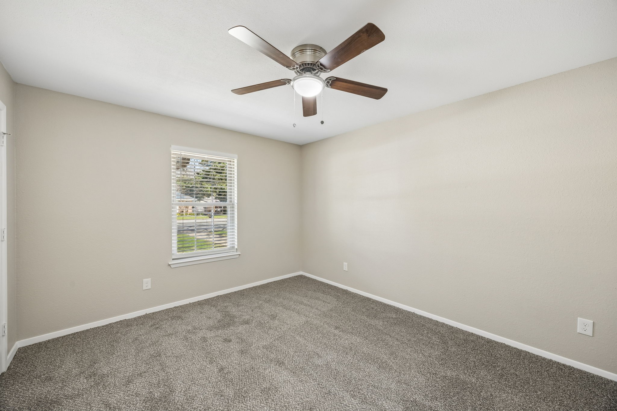 904 Bert Drive Arlington TX 76012