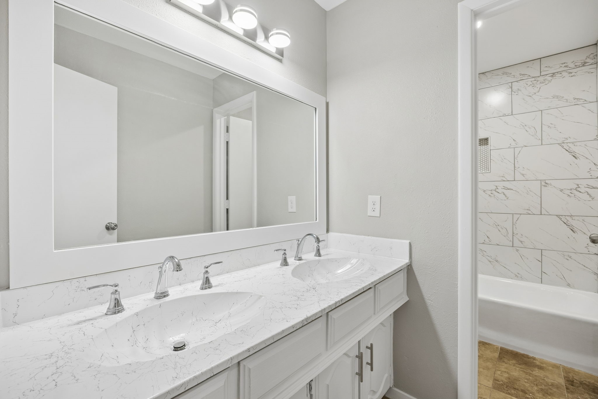 904 Bert Drive Arlington TX 76012