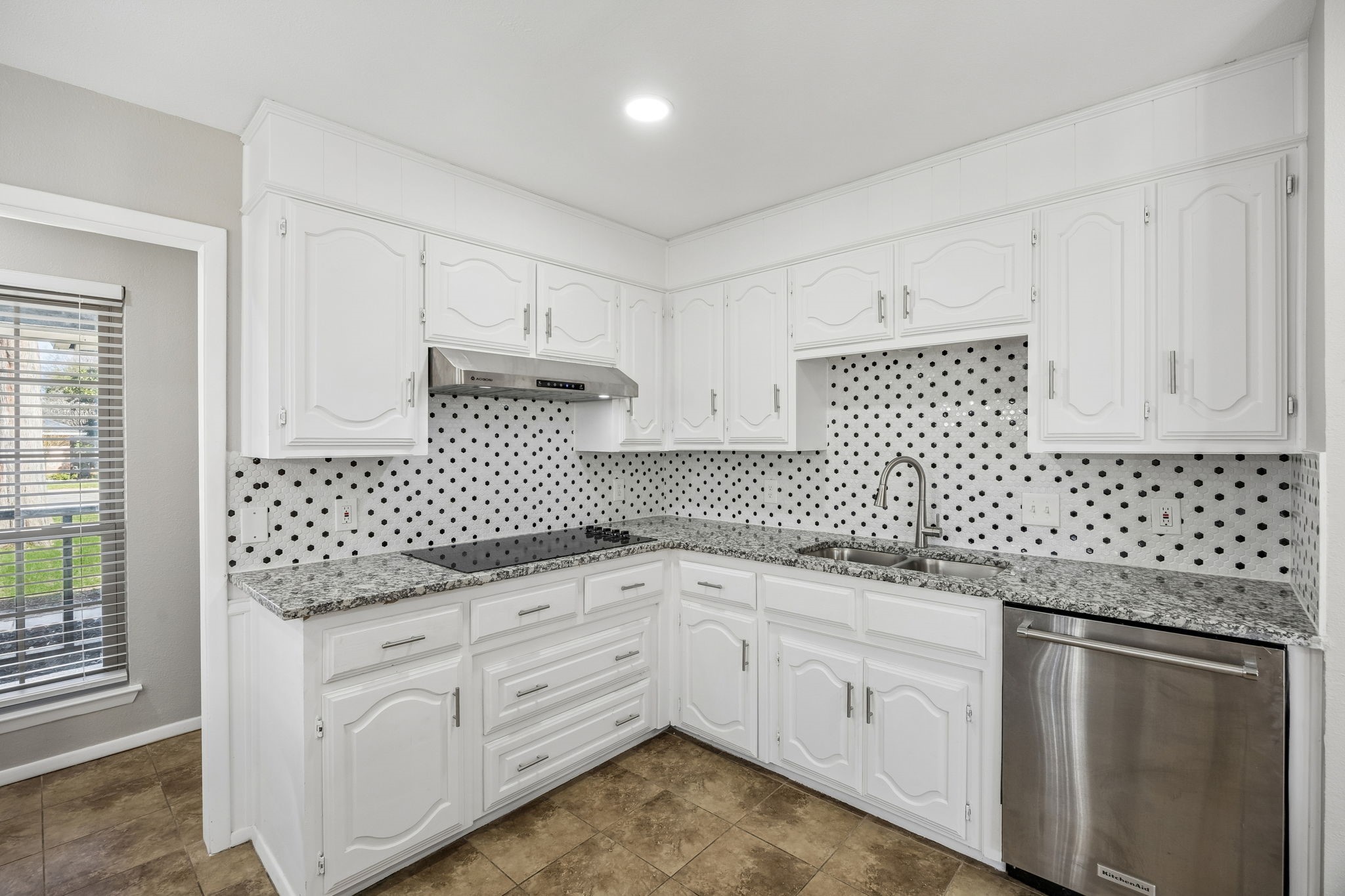 904 Bert Drive Arlington TX 76012