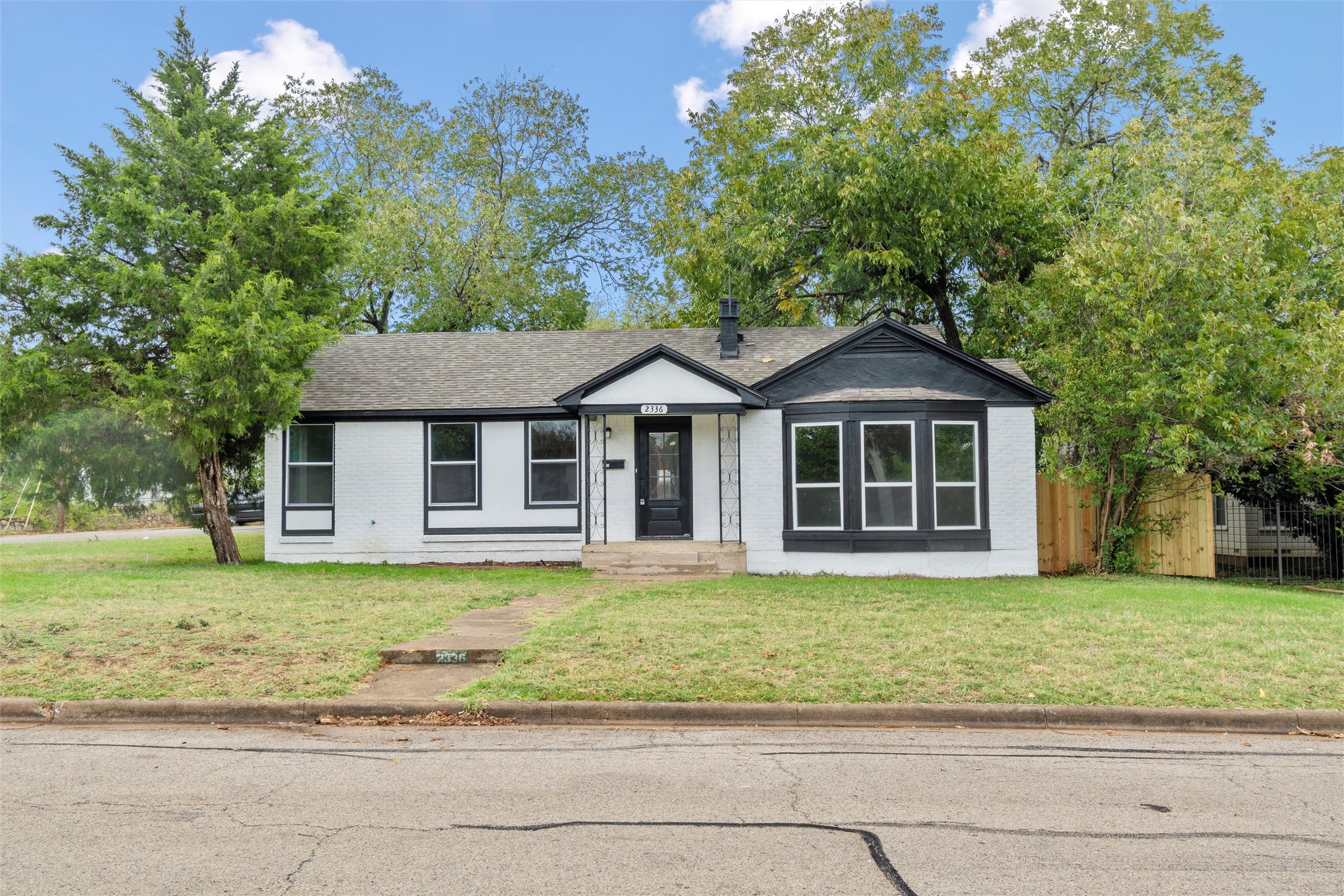 2336 Glencrest Drive Fort Worth TX 76119