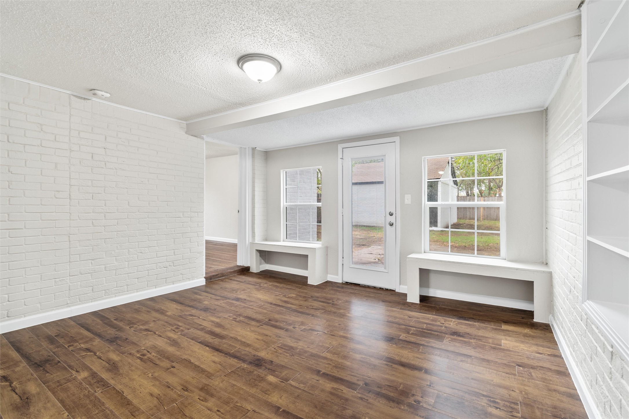 2336 Glencrest Drive Fort Worth TX 76119