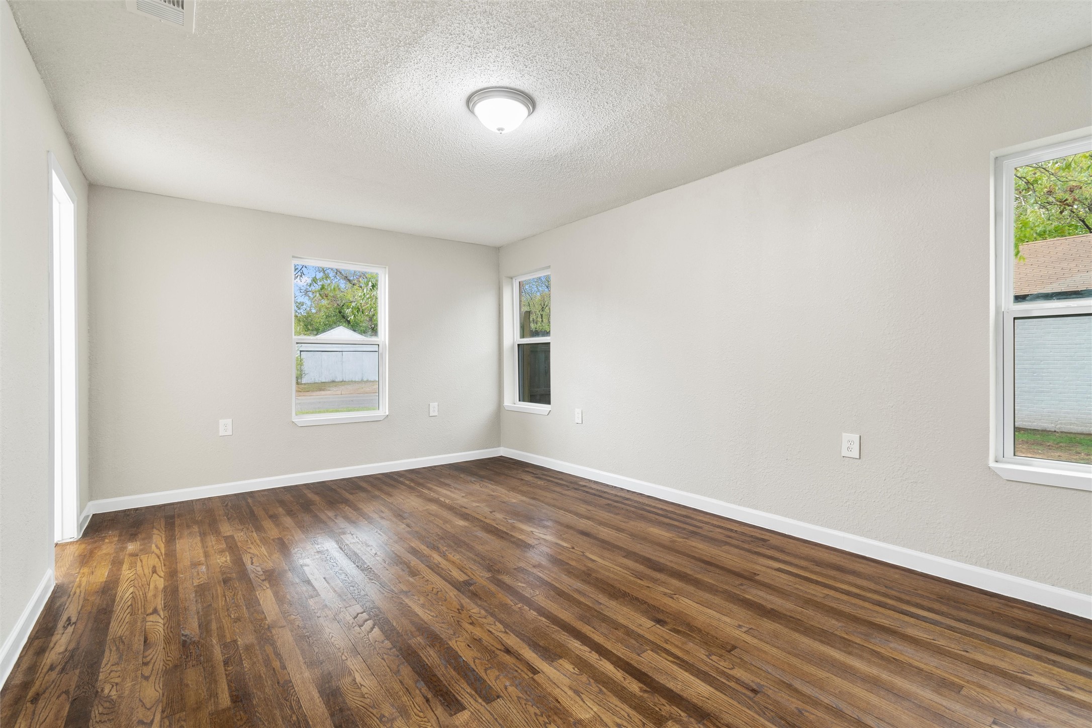 2336 Glencrest Drive Fort Worth TX 76119