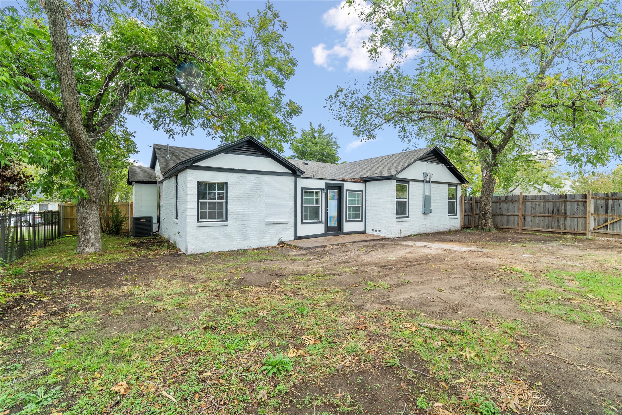 2336 Glencrest Drive Fort Worth TX 76119