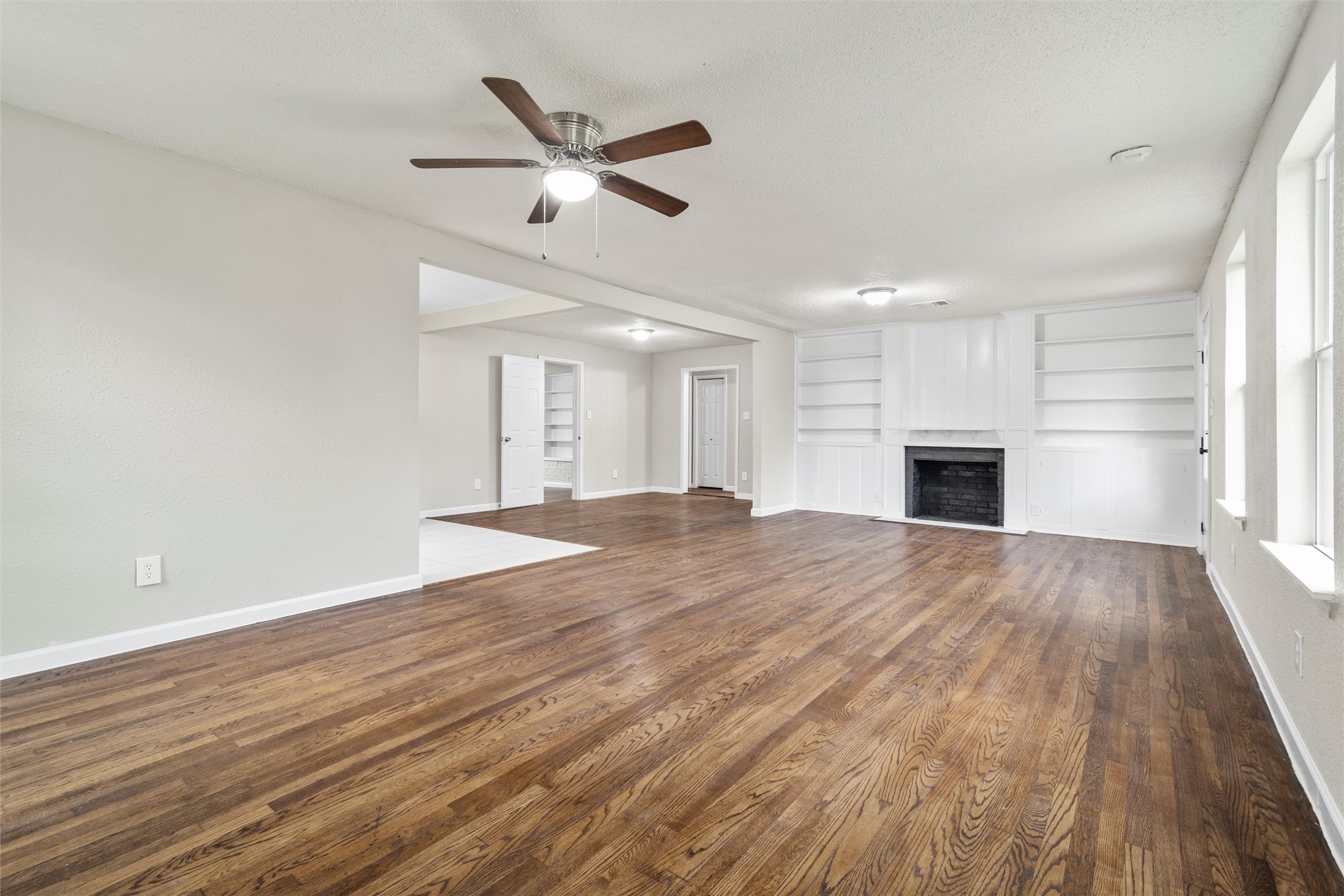 2336 Glencrest Drive Fort Worth TX 76119