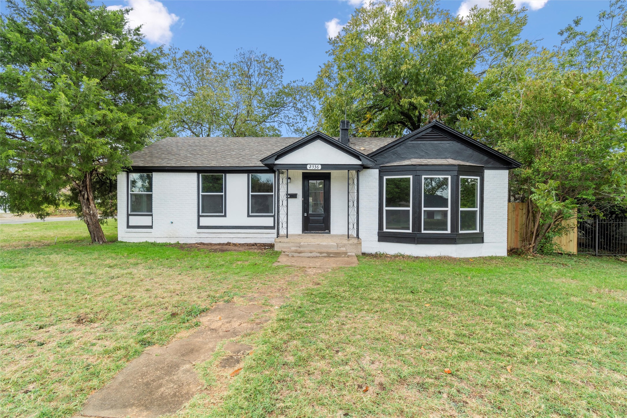 2336 Glencrest Drive Fort Worth TX 76119