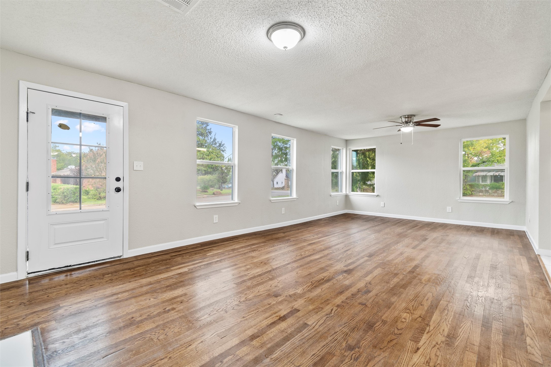 2336 Glencrest Drive Fort Worth TX 76119