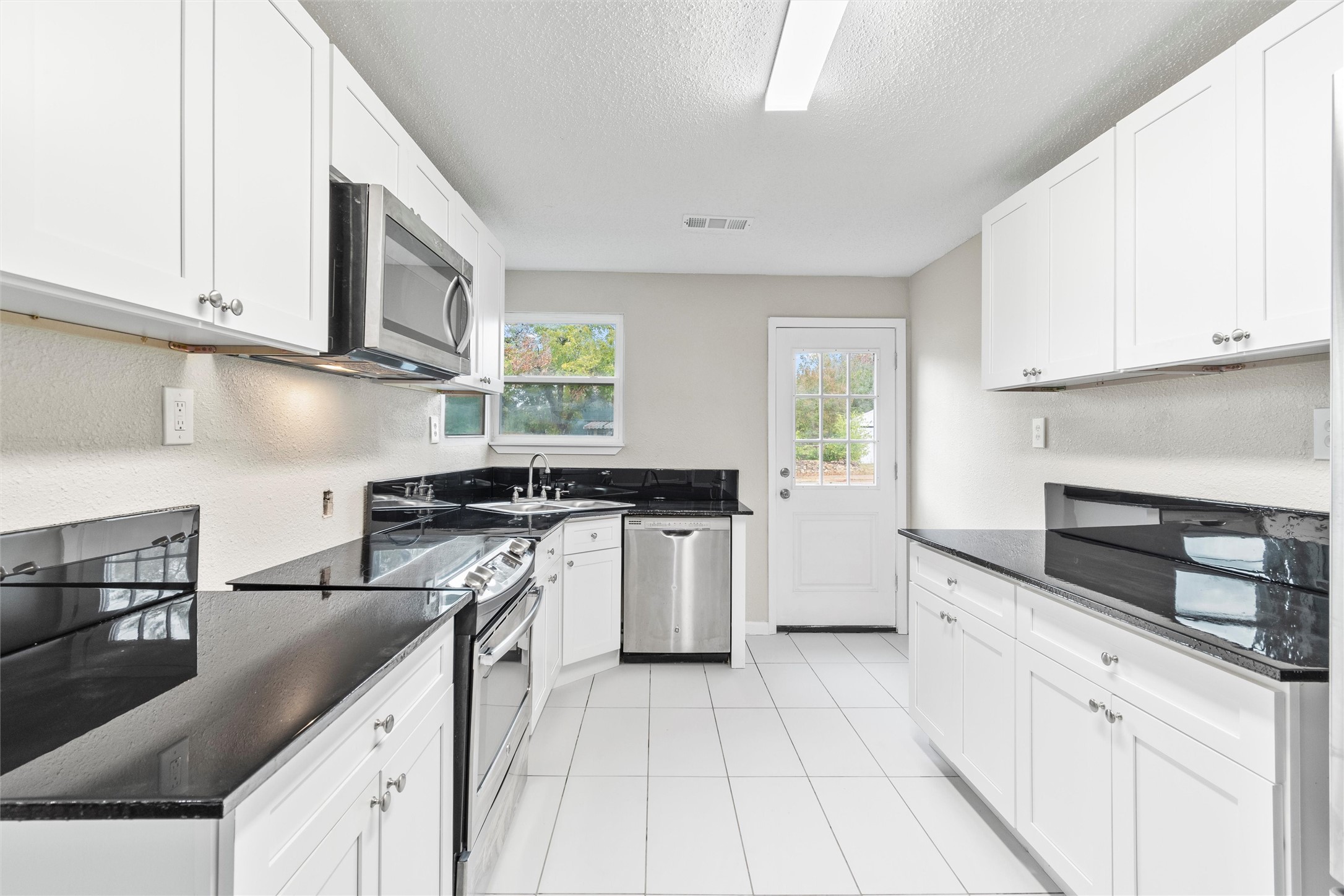 2336 Glencrest Drive Fort Worth TX 76119