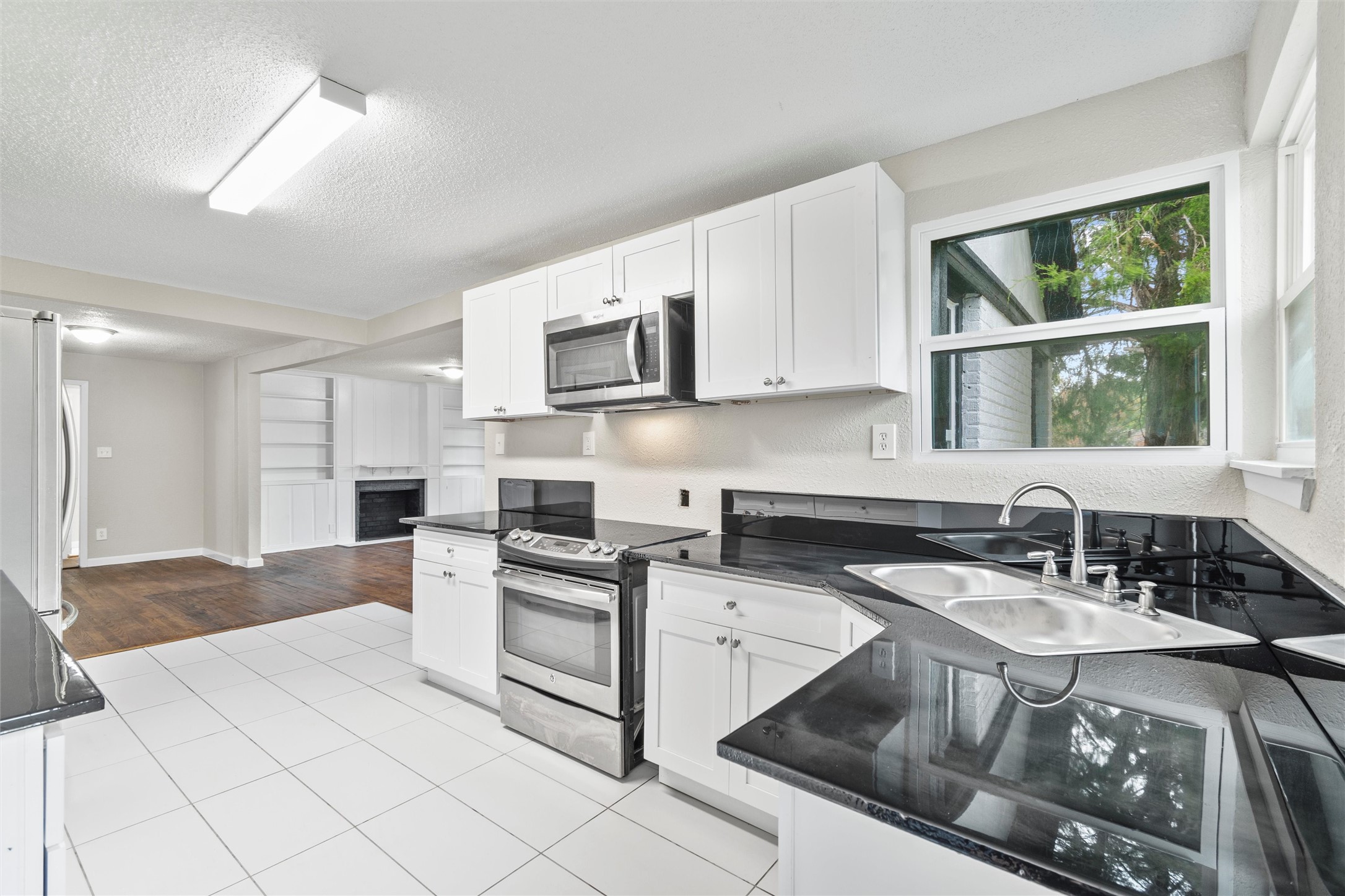 2336 Glencrest Drive Fort Worth TX 76119