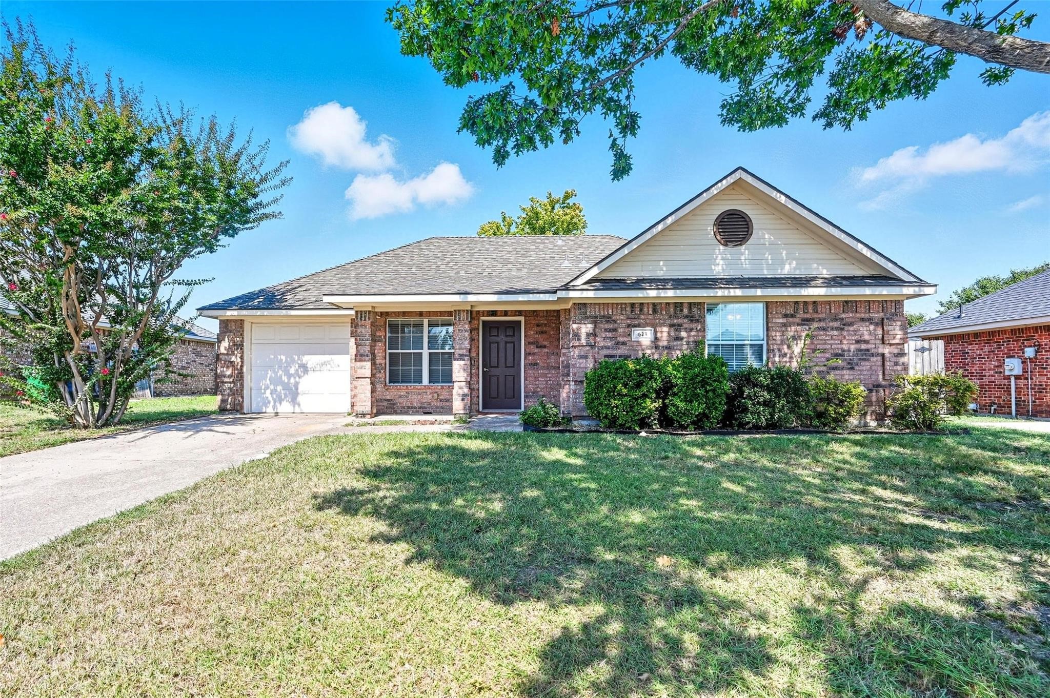 623 Oliver Lane Waxahachie TX 75165