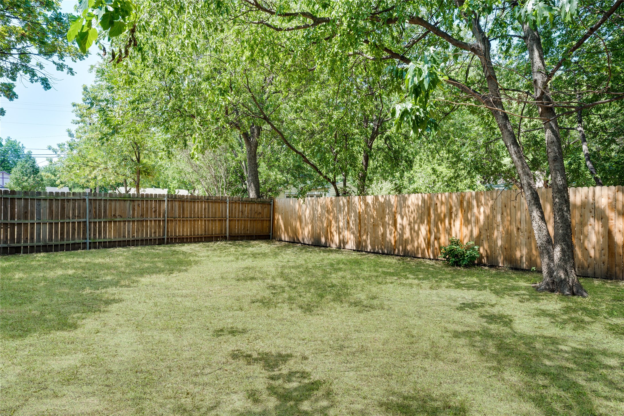 214 S Thrash Street Granbury TX 76048