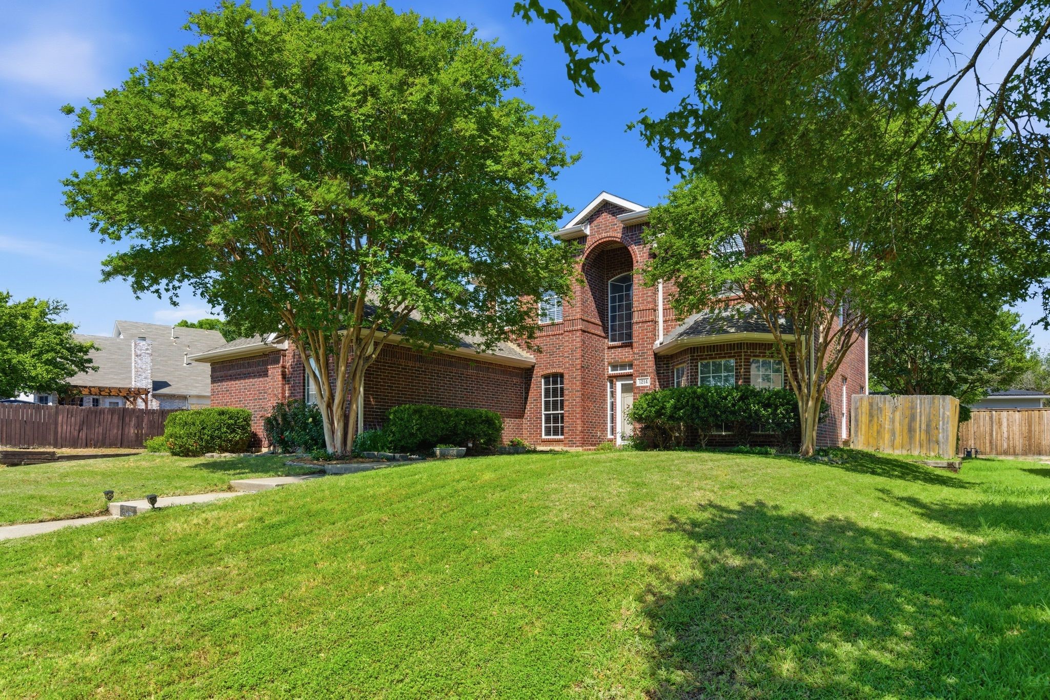 1214 Holly Hill Drive Grand Prairie TX 75052