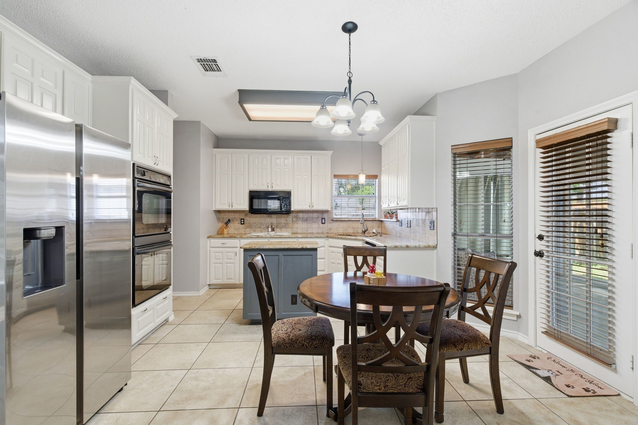 1214 Holly Hill Drive Grand Prairie TX 75052