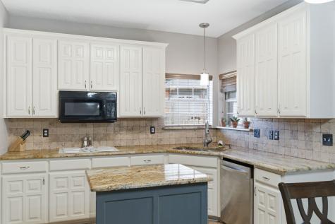 1214 Holly Hill Drive Grand Prairie TX 75052