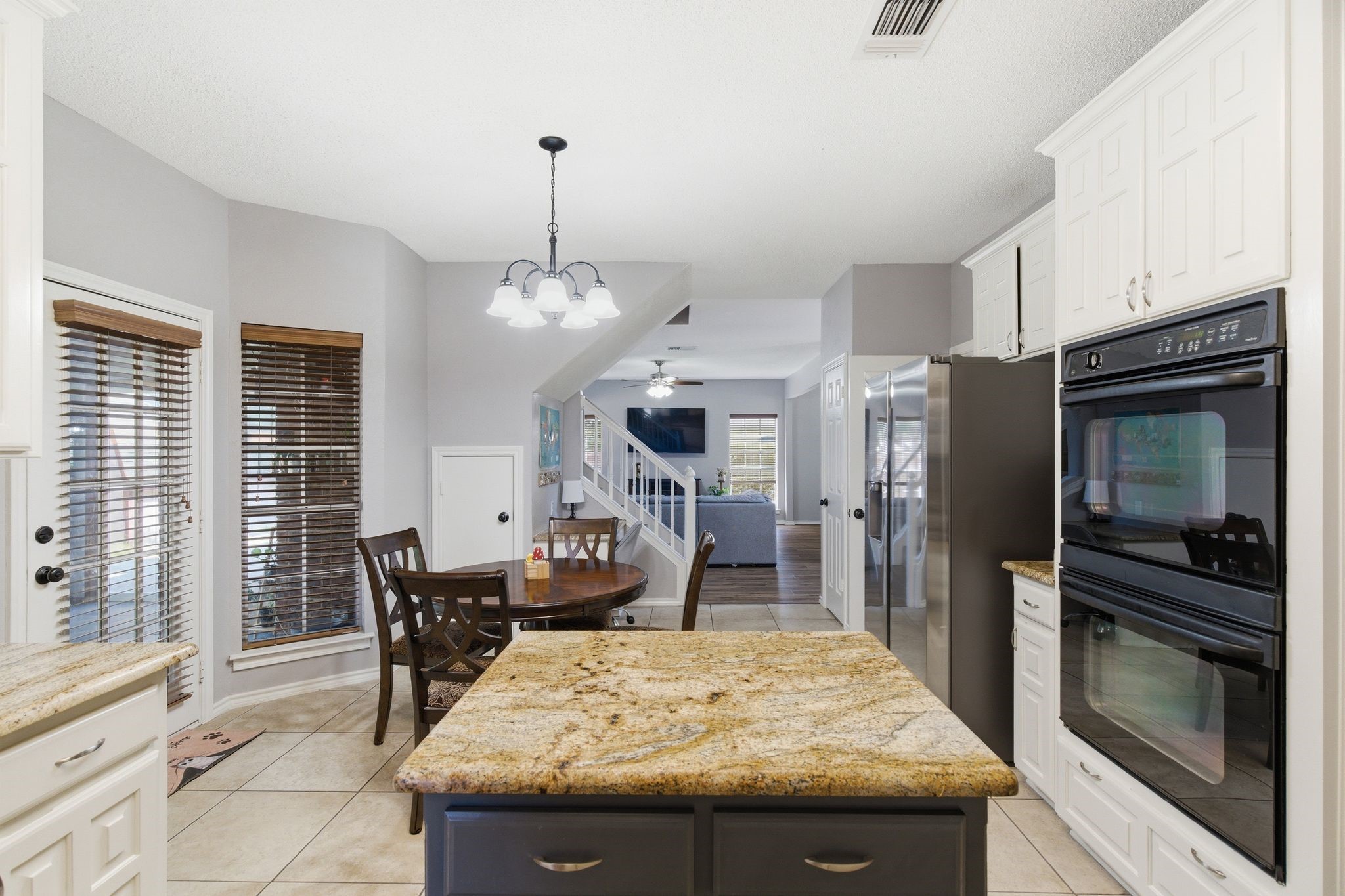 1214 Holly Hill Drive Grand Prairie TX 75052
