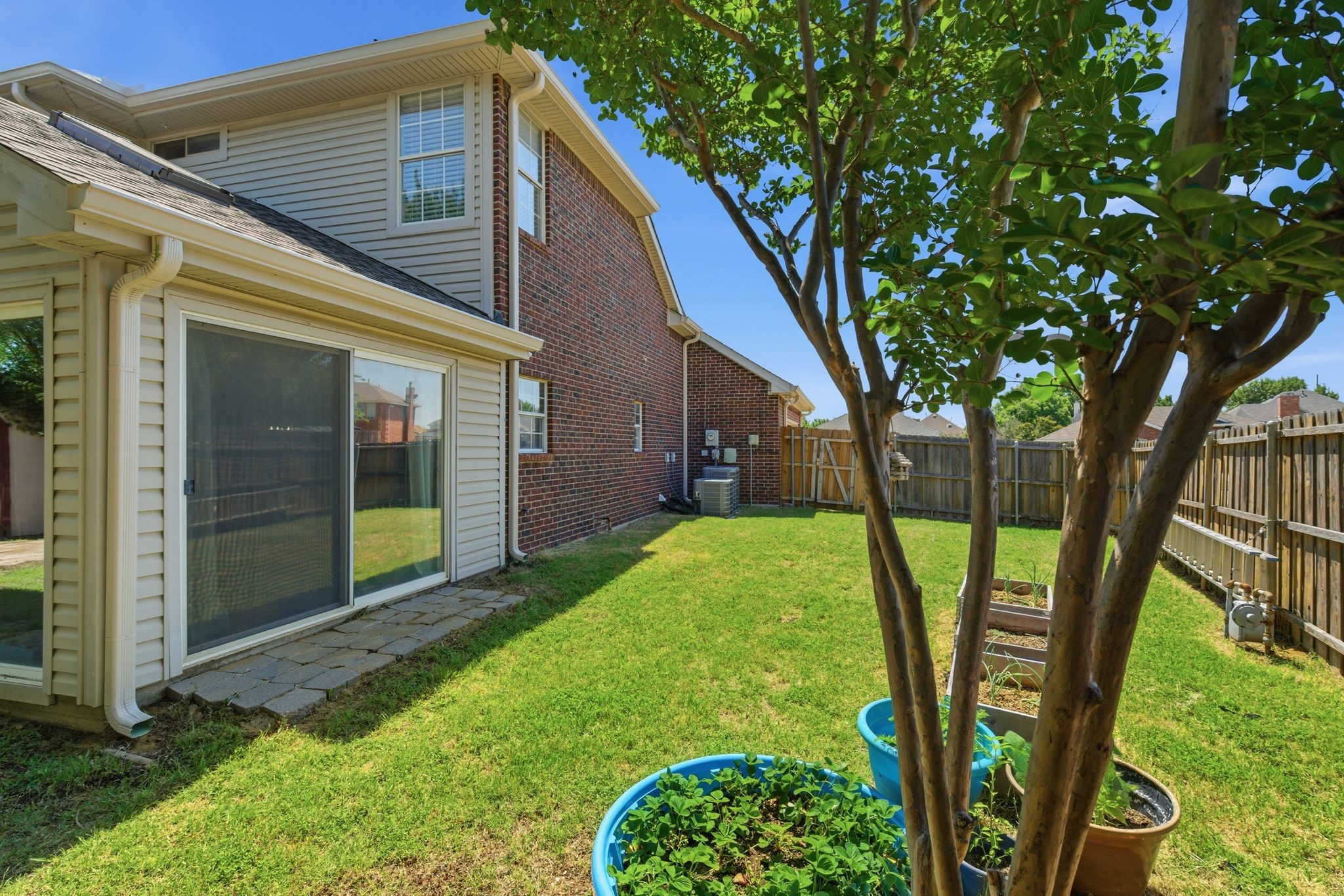 1214 Holly Hill Drive Grand Prairie TX 75052