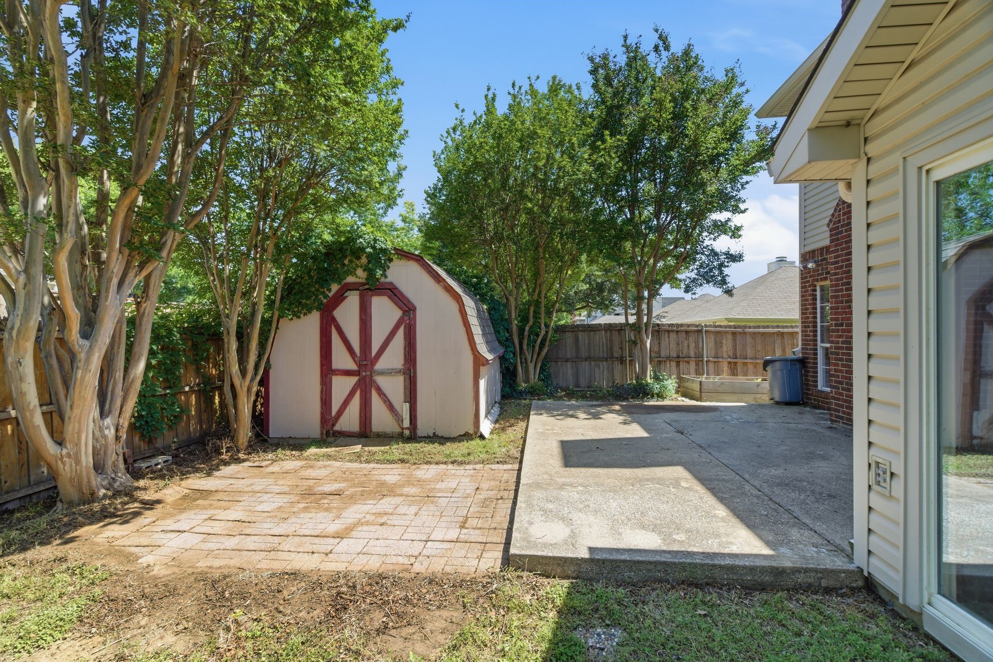 1214 Holly Hill Drive Grand Prairie TX 75052