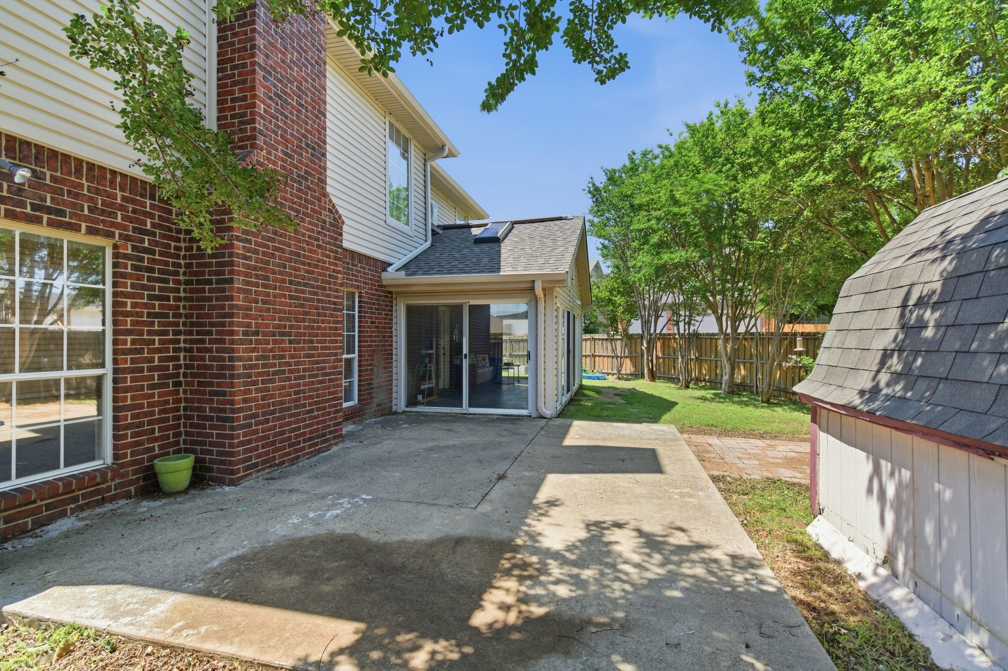 1214 Holly Hill Drive Grand Prairie TX 75052