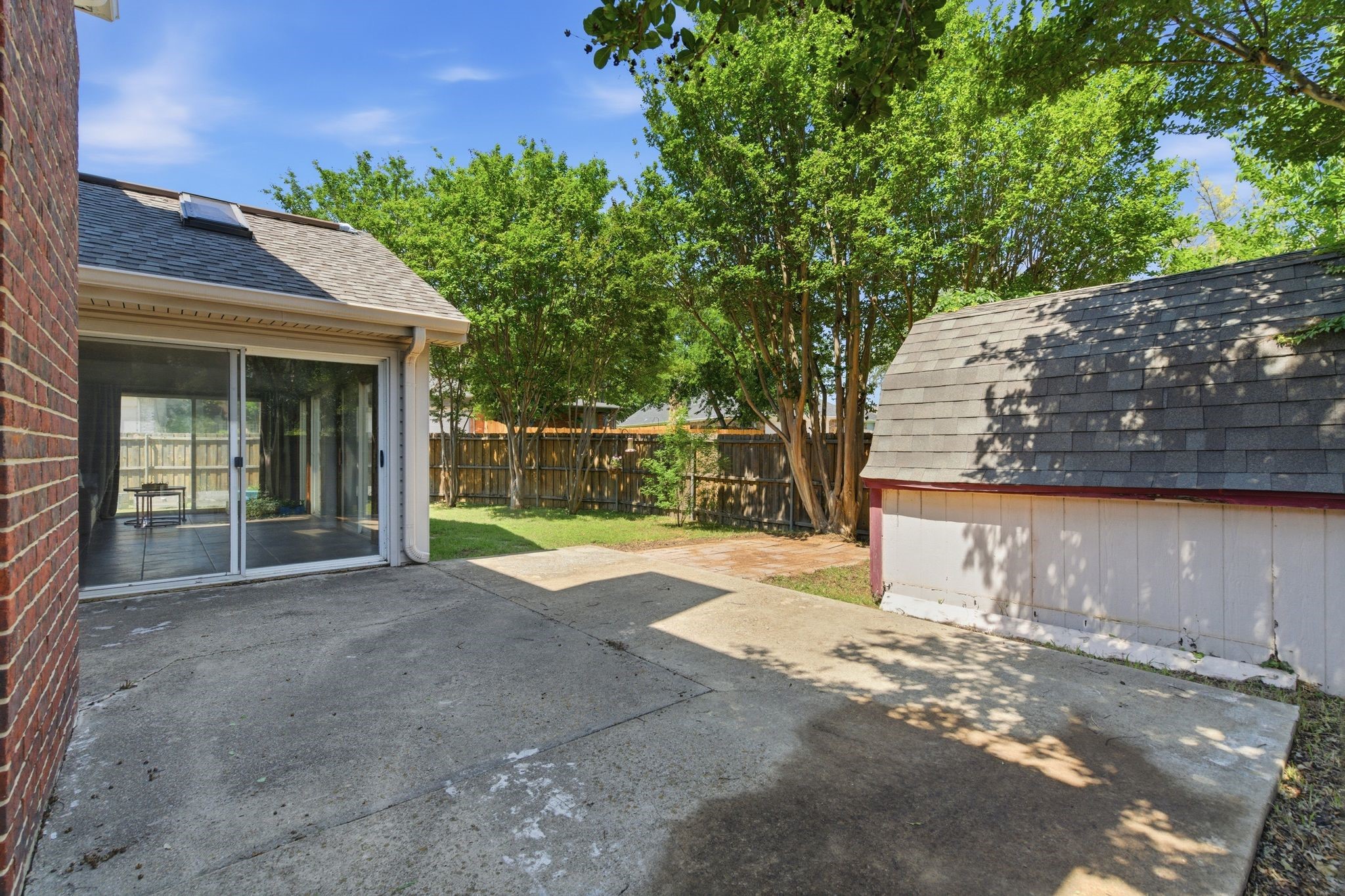 1214 Holly Hill Drive Grand Prairie TX 75052
