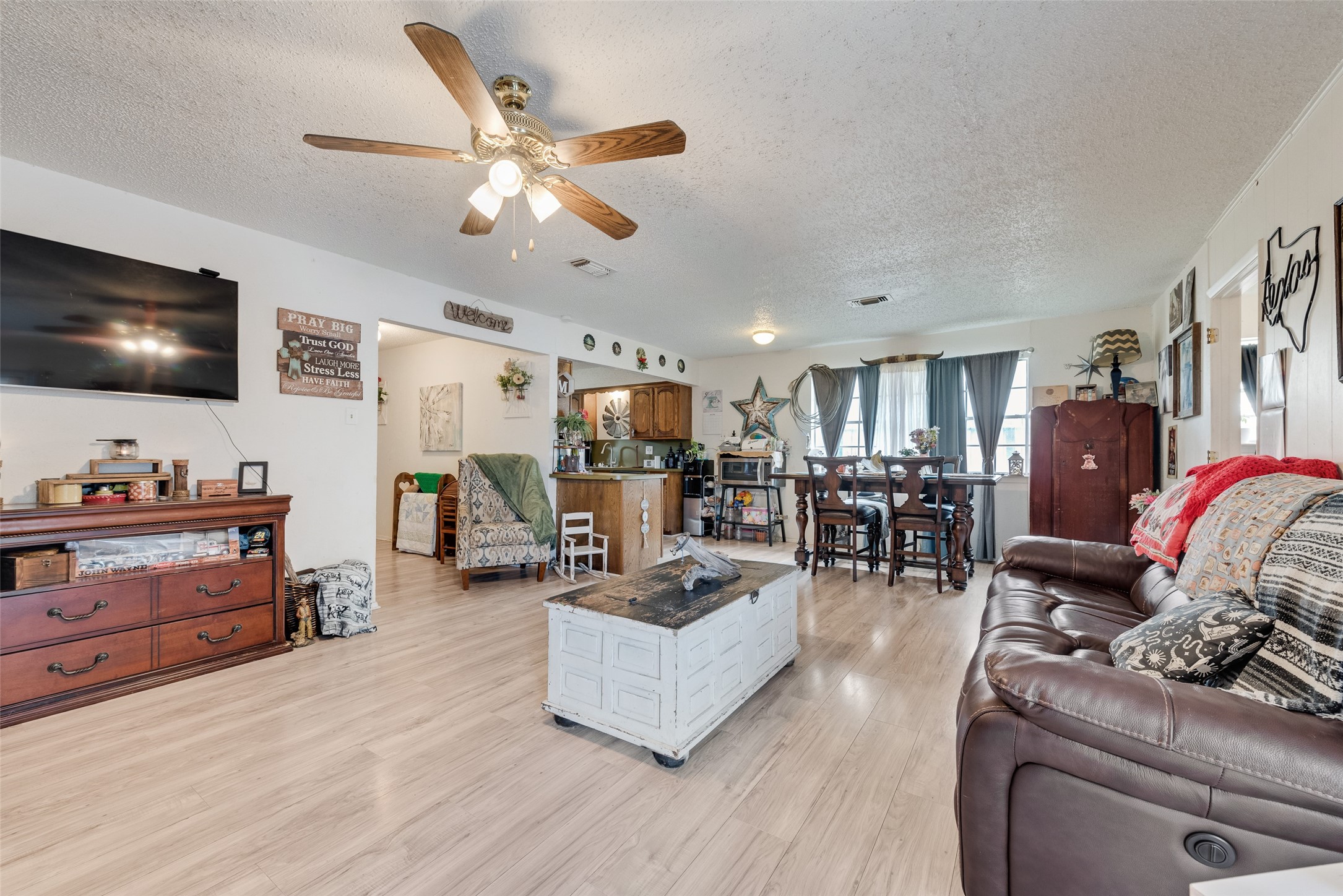 1308 N Kaufman Street Ennis TX 75119