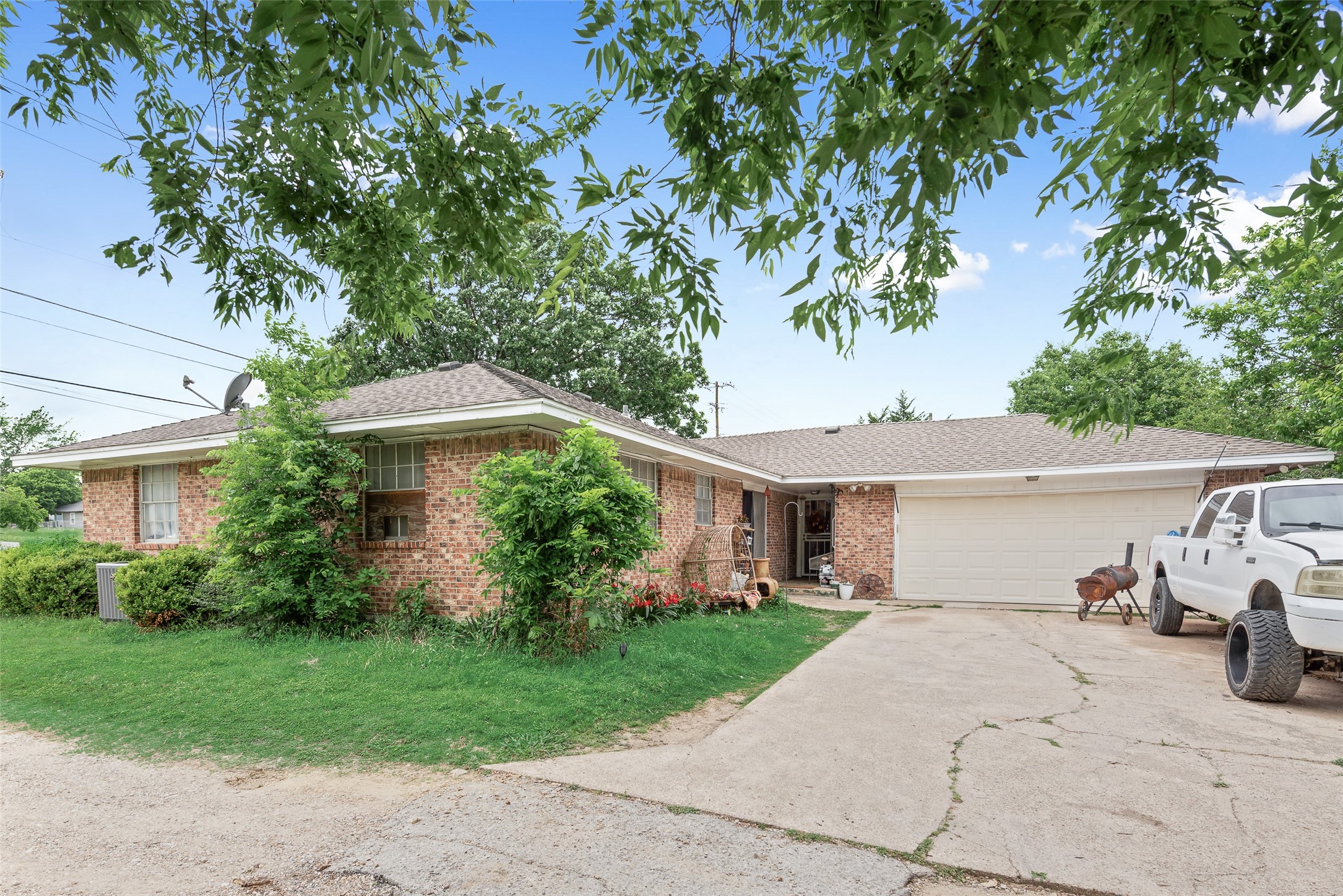 1308 N Kaufman Street Ennis TX 75119