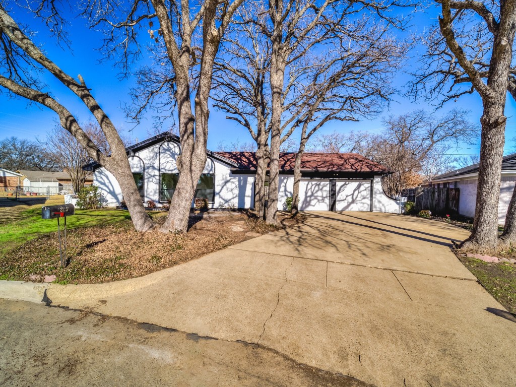 2125 Crown Colony Court Bedford TX 76021