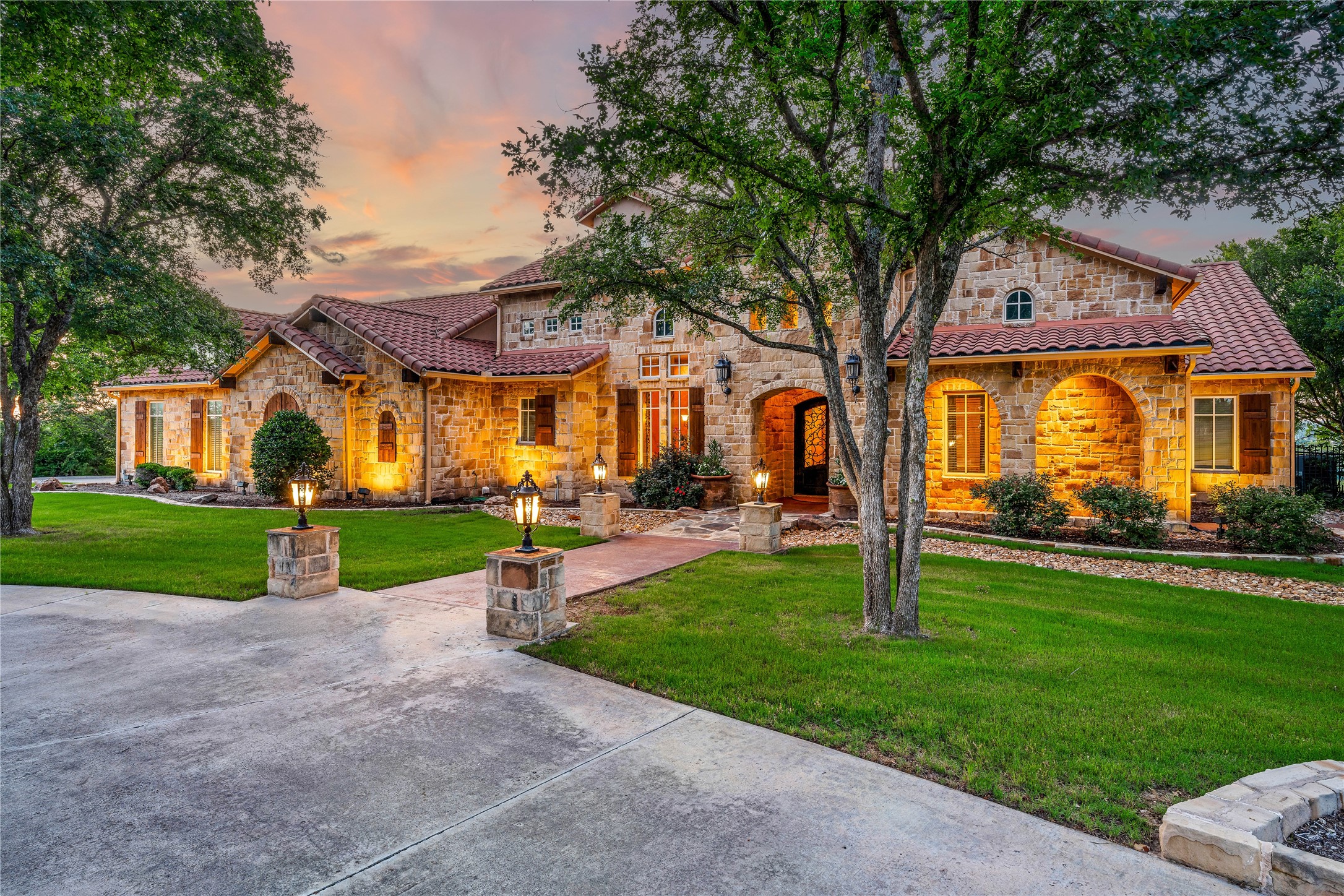 275 Falcon Ridge Aledo TX 76008